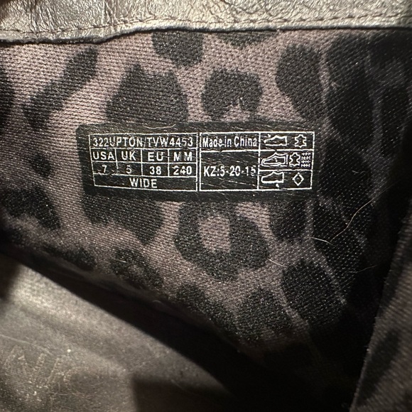 Vionic Leather Booties - Picture 2 of 8